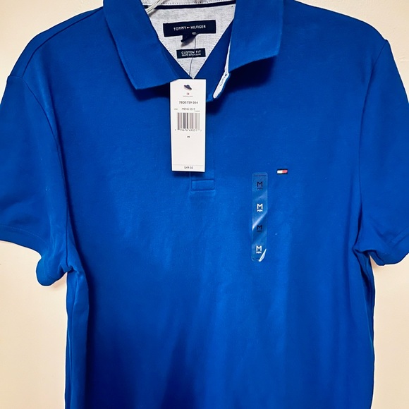 NWT Tommy Hilfiger short sleeve blue polo shirt. Size Medium. 100% Cotton. New - Picture 4 of 5
